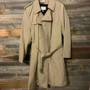 Vintage high quality Woodmere detachable lined trench pockets buckle details